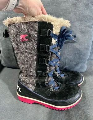 SOREL | Tivoli II High Herring Bone Waterproof Snow Boots, Size 6 thumbnail 1