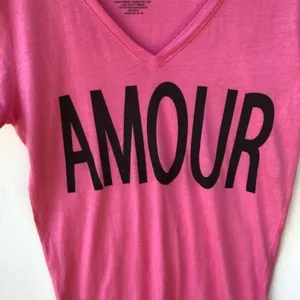 Romance & Retro Rock Womens Pink Short Sleeve V Front Graphic Tee Sz L thumbnail 2