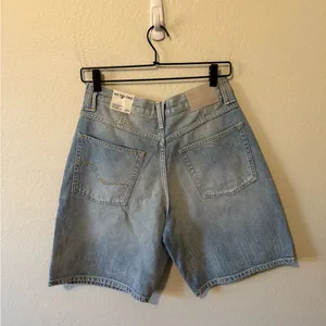 NWT WE THE FREE Tinsley Baggy High Rise Straight Leg Denim Short Size 26 thumbnail 4