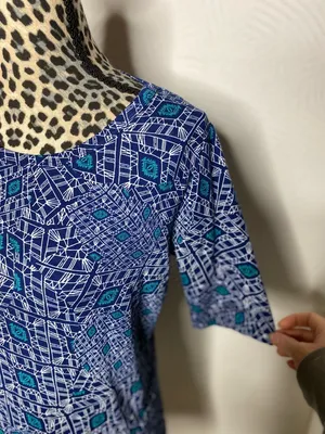 LuLaRoe Blue and Teal Geometric Short Sleeve Top thumbnail 3