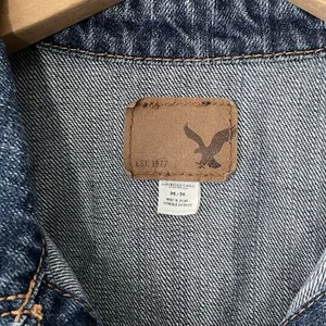 AEO American Eagle Denim Jacket Size Medium Blue Jean Coat Trucker Boho Cropped thumbnail 7