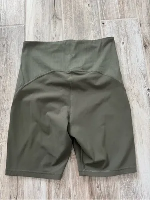 Lululemon Blissful Bend Super High-Rise Short 8"Army Green Size 10 thumbnail 8