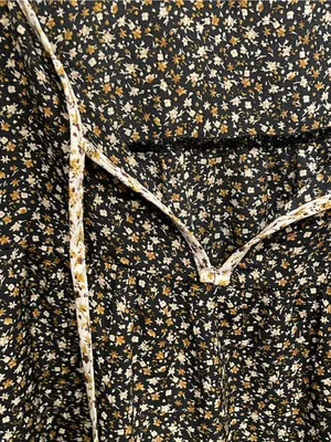 Hem & Thread Black Floral Long-Sleeve Peasant Blouse thumbnail 5