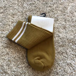 Bundle of 2 pair socks, New Urban Outfitters athletic stripe crew socks one size thumbnail 3