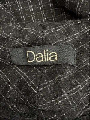 Dalia Women’s M Black Plaid Pull-On Straight Leg Pants thumbnail 7