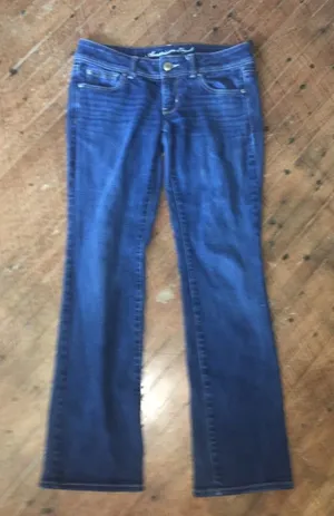 American Eagle kick boot raw hem western size 6 jeans thumbnail 1