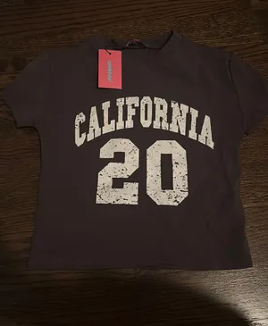 Edikted California T-Shirt thumbnail 1
