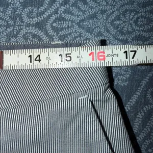 Tommy Hilfiger Blue White Pinstripe Chino‎ Shorts Size 8 Preppy Summer thumbnail 5
