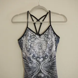 Prana Women Small Grey Mandala Graphic Strappy Racerback Yoga Tank Top Shelf Bra thumbnail 2