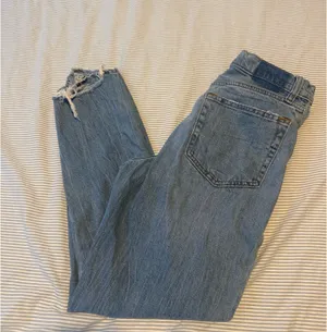 Women’s Abercrombie Ankle Straight High Rise Jeans thumbnail 5