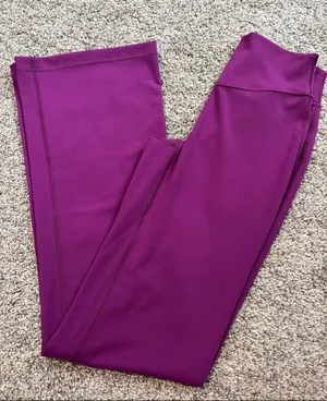 Lululemon Wunder Under SmoothCover High-Rise Bootcut Pant 34" size 6 thumbnail 1