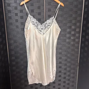 Vtg Delicates Slip Dress‎ Women L Ivory Lace Sequin Pearl Satin Bridal Club Date thumbnail 4