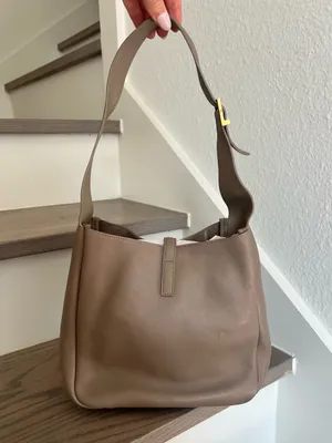 Saint Laurent YSL Le 5 à 7 Small Leather Shoulder Bag in Beige thumbnail 5