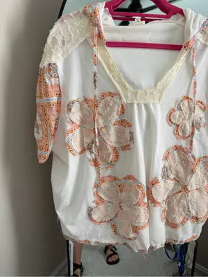POL White Boho Embroidered Peasant Top with Peach Accents thumbnail 2