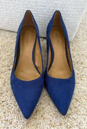 14th & Union Women's Navy Pointed-Toe Suede Pumps thumbnail 1