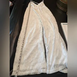 Lulu's Textured White Jumpsuit size M thumbnail 15