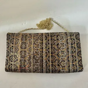 La Je expandable clutch purse thumbnail 2