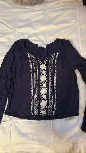 Hollister V-Neck Top Long Sleeve thumbnail 4