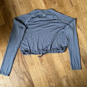 Gymshark Breeze Lightweight Seamless Long Sleeve Crop Top‎ Grey XS thumbnail 6