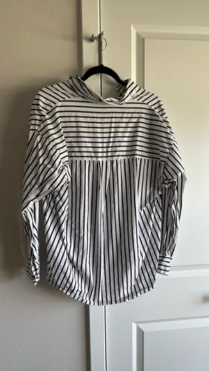 H&M Long Sleeve Shirt Button Down thumbnail 4