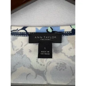 Women’s Ann Taylor Factory Large White, Blue, Brown Floral Blouse thumbnail 4