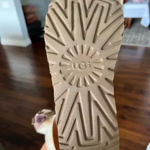 UGG Short  Boots thumbnail 6