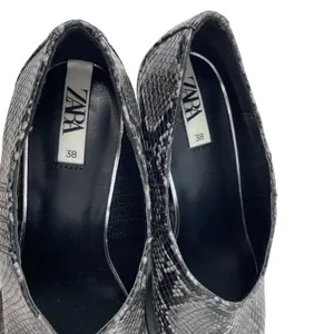 Zara Snakeskin Cowboy Heeled Ankle Booties Black Gray Size 38 / US‎ 7.5 thumbnail 8