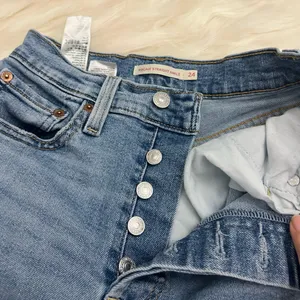 Levi’s Ribcage Straight Ankle Jeans 24 High Rise Button Fly Light Wash 25” thumbnail 3