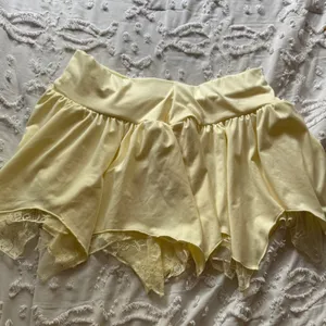 NEVER WORN M IVORY LACY SKIRT White Size M thumbnail 3