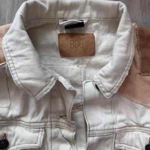 Urban Outfitters BDG Adult/Women’s Patchwork White Denim Jean Jacket L thumbnail 4