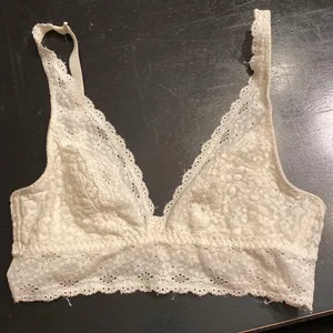 Wacoal Cream Lace Bralette Size 34 thumbnail 2