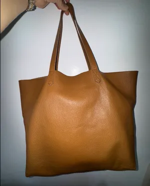 Cuyana large bag tote camel color thumbnail 3