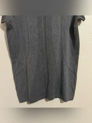 Lululemon Swiftly Tech Gray Crewneck Short Sleeve Athletic Shirt Women’s Size 12 thumbnail 8