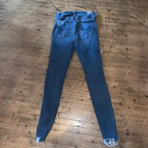 American Eagle destroyed 4 super hi-rise normcore jeggings thumbnail 3