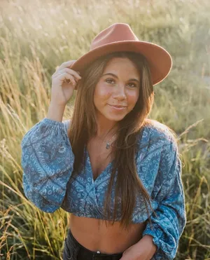 Urban Outfitters Top thumbnail 1