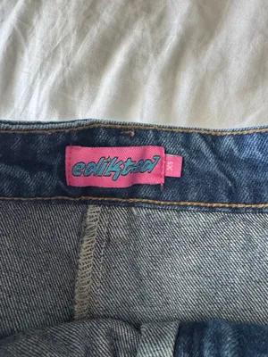 Edikted Clementine Low Rise Denim Micro Skort  thumbnail 4