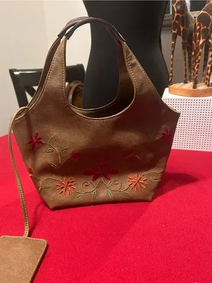 Nine West Bronze FloralEmbroidered Women’s Tote Bag Cute! Great condition thumbnail 2