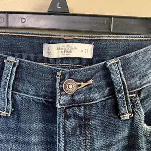 Abercrombie & Fitch size 4 jeans‎ thumbnail 5