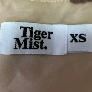 Tiger Mist Beige Tan Sleeveless Square Neck Pinstriped Crop Tank Top Size XS thumbnail 3