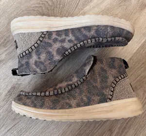 Hey Dude Helis Leo Nut Furry Leopard Booties Slip On 8 Sparkle thumbnail 1