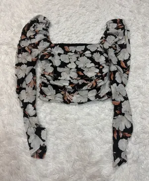 Abercrombie Floral Puff-Sleeve Cropped Top - Black & White thumbnail 1