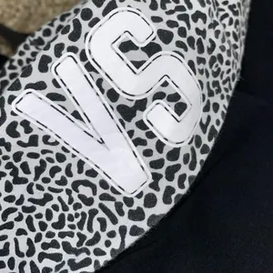 Y2K Victoria’s Secret cropped leggings thumbnail 4