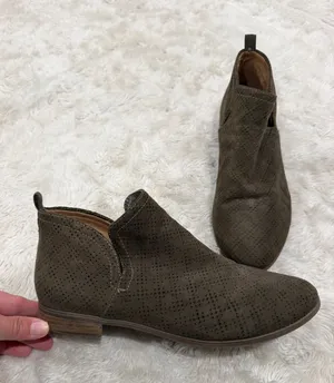 Dr. Scholl's Rate Perforated Ankle Bootie in olive green Woman’s Size 9 thumbnail 1