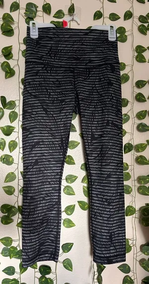 Lululemon Wonder Under Striped Leggings small goth tropical witchy casual preppy thumbnail 1