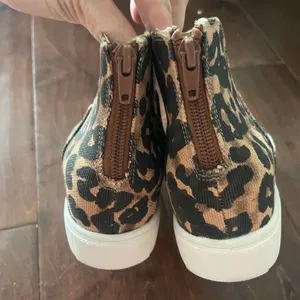 new steve madden claud leopard cheetah high top sneakers size 6.5 thumbnail 3
