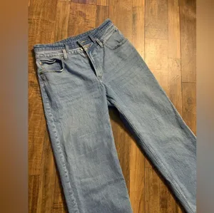 Light Blue Jeans High Rise 90s Relaxed Jean Abercrombie Double Waistband spring thumbnail 8