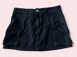 Source Unknown Black low rise cargo mini skirt thumbnail 1
