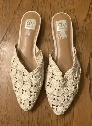 DV by Dolce Vita Women's 9.5 Beige Dooley Raffia Pointed Toe Mule Flats thumbnail 1