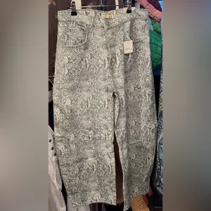 NWT Free People We The Free Good Luck Printed Barrel Jeans - snake combo - 28 thumbnail 12