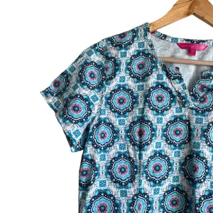 Beyond Scrubs Women Scrub Top L Blue Medallian Medical Uniform‎ Nurse Workwear thumbnail 4